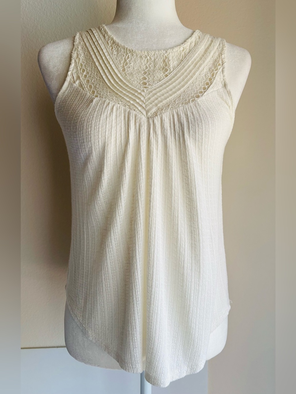 Lucky Brand Cream Lace Yoke Sleeveless Top